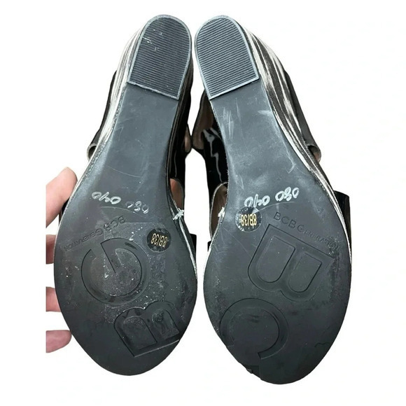 BCBG GENERATION BLACK PATENT LEATHER WEDGE WOMEN'S SIZE 8 - Picture 10 of 13